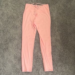 Pink workout leggings.